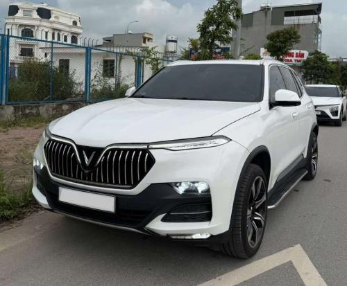 Vinfast Lux SA premium 2021 trắng/nâu