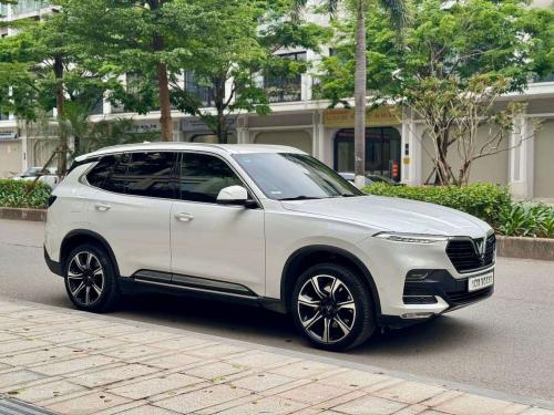 Lux SA Base 2021 màu trắng chạy 5v