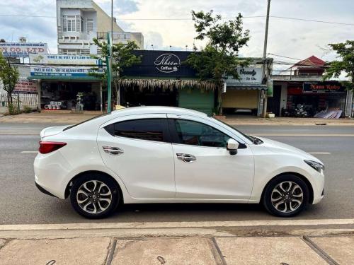 Mazda 2 2018 màu trắng Máy 1.5 số tự động 