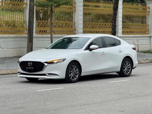 Mazda 3 luxury 1.5 AT sản xuất 2022 trắng