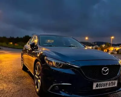 Mazda 6 bản 2.0 premium sx 2017 xanh cavansite 