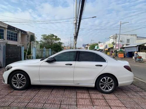 MERCEDES C200 2016