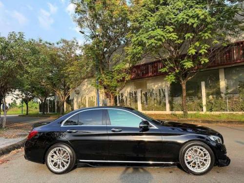 Mercedes C200 sản xuất 2018 Đen/Kem