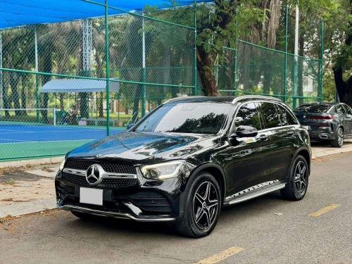 Mercedes GLC300 sản xuất 2020 màu đen ghế kem