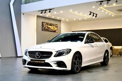 Bán xe Mercedes C300 AMG model 2020 lướt