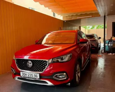 MG HS 1.5 Trophy sx 2021