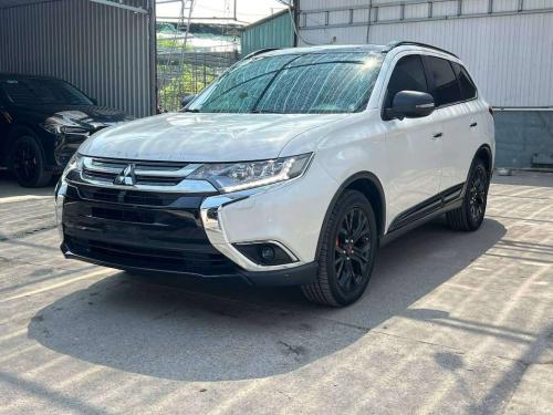 Mitsubishi Outlander 2019 bản 2.0 Premium 