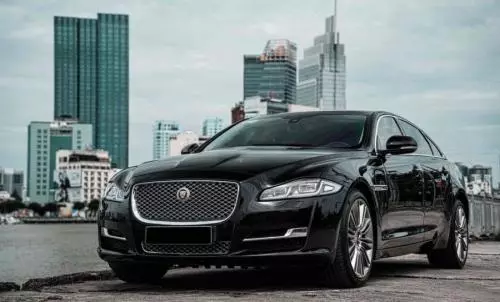 Jaguar XJL PORTFOLIO-3.0 model 2017