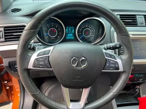 Bán Xe MG 5 STD-cần bán xe 5 chổ số tự động gầm cao nhập khẩu 2016
