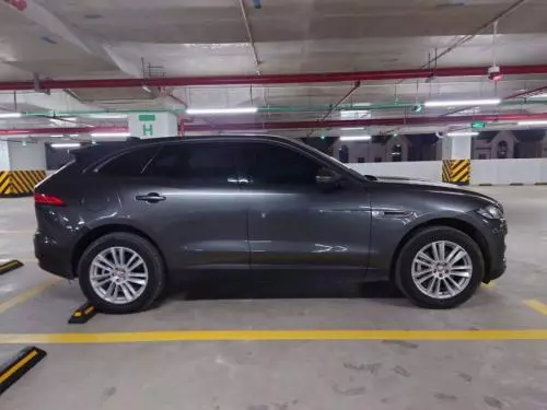 Jaguar F-Pace SE-SX 2016 đi đúng 4 vạn miles