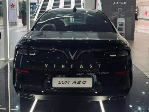 Bán Xe VinFast LUX A2.0 Tiêu chuẩn 2022 - Màu đen - Liên hệ để được tư vấn