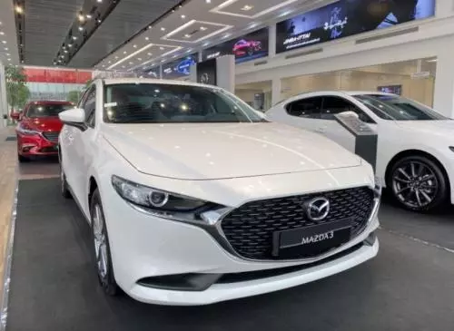 Bán Xe Mazda 3 1.5L Deluxe 2022 Trắng - Tặng kèm phụ kiện