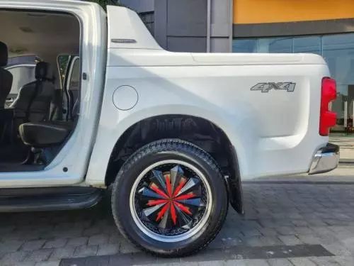 Chevrolet Colorado LT 2.5L MT 4×4-2016 Máy dầu