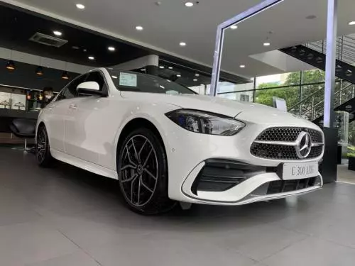 Bán Xe Mercedes-Benz C300 AMG 2022 - Màu trắng - Nhiều màu, giao ngay
