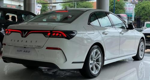 Bán Xe VinFast LUX A2.0 Tiêu chuẩn 2022 Trắng - Hỗ trợ giảm 10% khi mua tiền mặt