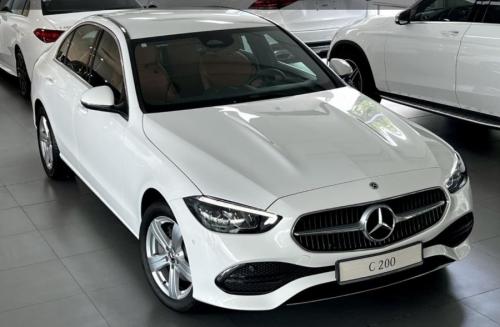 Bán Xe Mercedes-Benz C200 Avantgarde 2022 - Màu trắng - Khuyến mãi phụ kiện và bảo hiểm