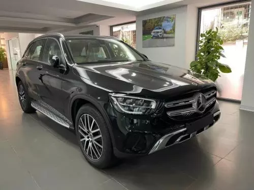 Bán Xe Mercedes-Benz GLC 200 4Matic 2022 Đen - Tặng bộ phụ kiện chính hãng giá trị