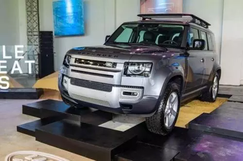 Bán Xe Land Rover Defender 110 SE 2022 - Màu bạc