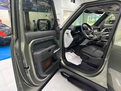 Bán Xe Land Rover Defender 110 HSE -2023 / 12.000 Km