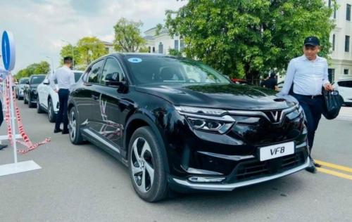 Bán Xe VinFast VF8 Eco 2022 - Màu đen - Đặt cọc chỉ từ 10 triệu