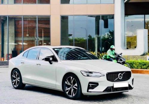 Volvo S60 R-Design-MẪU XE AN TOÀN Model 2022