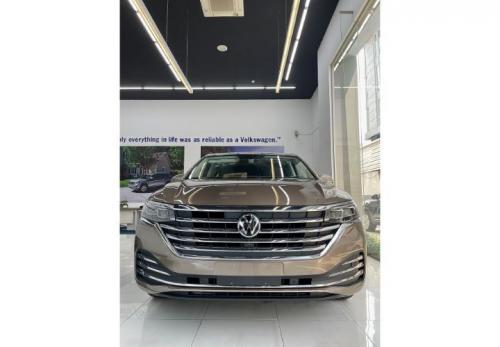 Bán Xe Volkswagen Viloran Luxury-Vàng nô