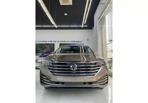 Bán Xe Volkswagen Viloran Luxury-Vàng nô