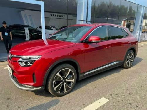 Bán Xe VinFast VF8 Eco 2022 Đỏ - Tặng voucher 150 triệu - 250 triệu tiền mặt