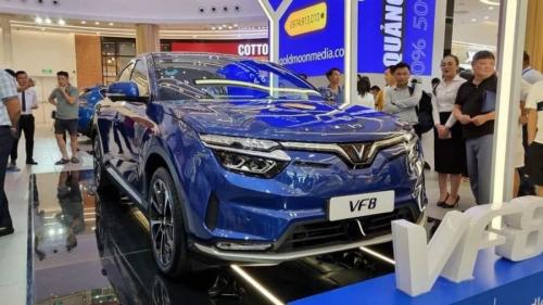 Bán Xe VinFast VF8 Eco 2022 - Màu xanh - Nhận đặt cọc chỉ từ 10 triệu