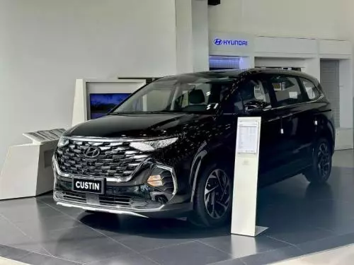 Bán Xe Hyundai Custin 1.5-ĐB-Đen Vin23 Giảm 70 Triệu
