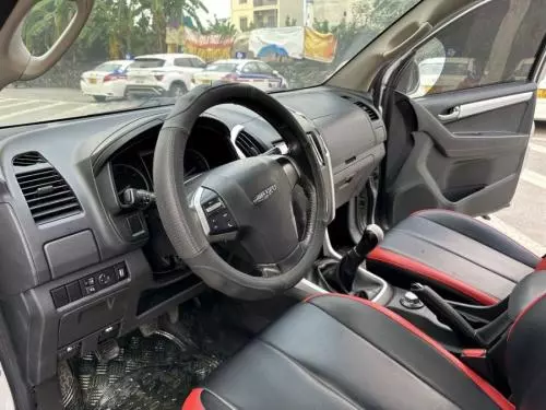 Bán Xe Isuzu D-Max 2.5 4x4MT-SX 2016 màu bạc siêu chất