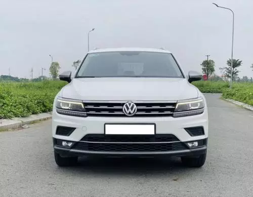 Bán Xe Volkswagen Tiguan Allspace-2018 trả trước chỉ 350tr