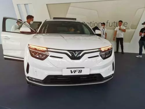 Bán Xe VinFast VF8 Eco 2022 Trắng - Tặng 1 voucher nghỉ dưỡng Vinpearl