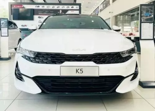 Bán Xe Kia K5 2.0 Luxury 2022 - Màu trắng - Sẵn xe giao ngay