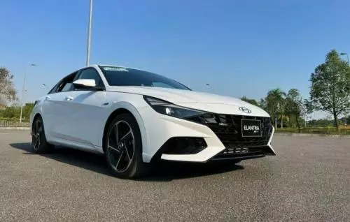 Bán Xe Hyundai Elantra 1.6 AT 2022 Trắng - Ngân hàng hỗ trợ 85%