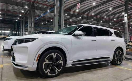 Bán Xe VinFast VF9 Eco 2022 - Màu trắng - Đặt cọc chỉ từ 10 triệu
