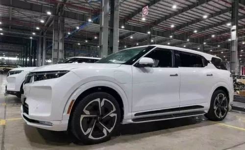 Bán Xe VinFast VF9 Eco 2022 - Màu trắng - Đặt cọc chỉ từ 10 triệu