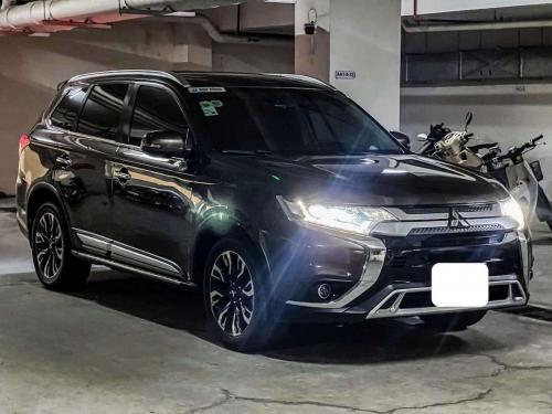 Cần bán outlander sx 2020 ngay chủ,xe zin từ a tới z