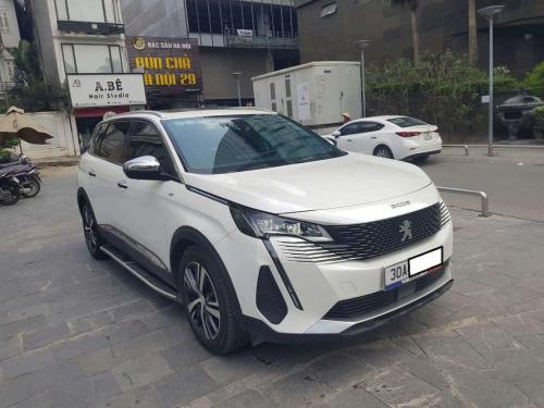 Peugeot 5008 GT sản xuất 2022 trắng chạy hơn 5v xịn