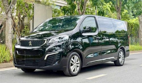 Peugeot Traveller Premium 2021