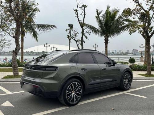 Porsche Macan 4 EV sản xuất 2024