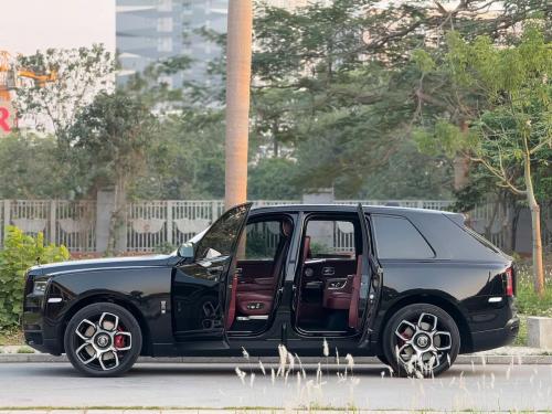 Chính chủ cần bán Rolls Royce Cullinan Black Badge sản xuất 2020
