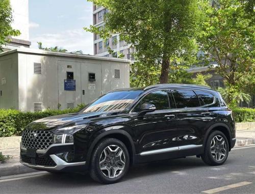 Santafe 2023 xăng cao cấp