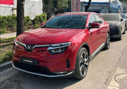 VF8 plus 2023 đỏ- ODO : 4v5 km - pin CATL