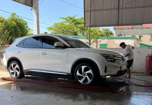 VF8 eco trắng 2022 SDI thuê pin tiên phong không giới hạn km và lần sạc