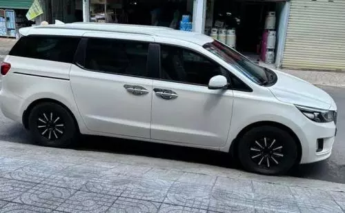 Bán Xe Kia Sedona cũ máy dầu