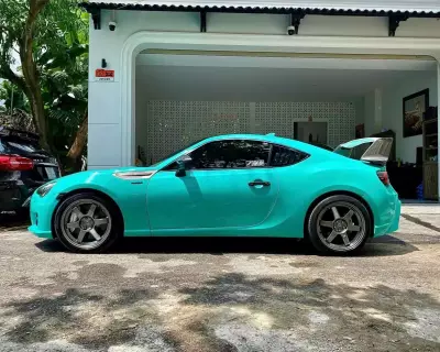 Subaru BRZ model 2013 xanh