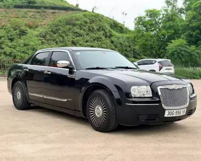 Tiểu Rolls-Royce cho anh em siu tầm - Chysler 300c nhập canada