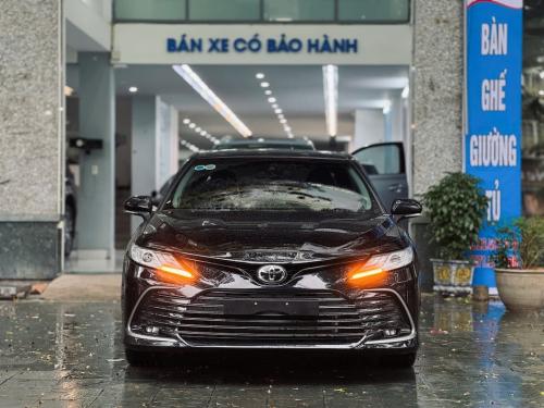 Toyota Camry 2.0Q 2022 đăng ký T3/2023.