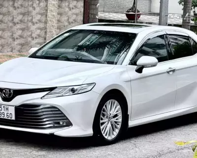Toyota Camry 2.5Q sản xuất 2021 đăng ký 2022